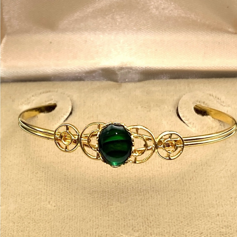 Estate Cuff Bracelet By Ocean Emerald “The Look Of Emerald “